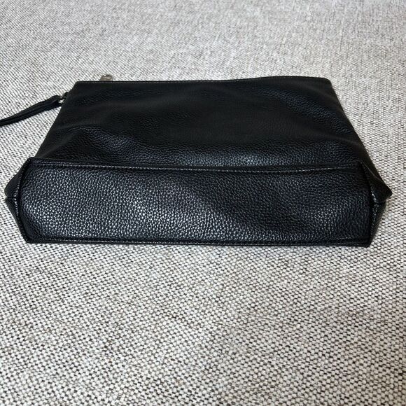 Steve Madden Wristlet Bag Clutch Black Color Faux Leather Zip - Picture 4 of 8
